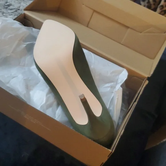 Fabletics Suede Stiletto Pointed heels - Picture 6 of 7